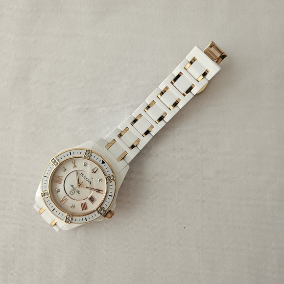 White Ceramic Watch with Gold Accents - Picture 4 of 6